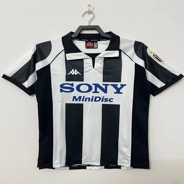 Juventus-home-1997-99-Retro-jersey
